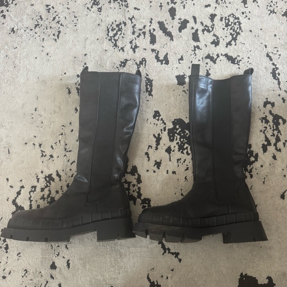 Black Leather Knee High Boots - Picture 3 of 4